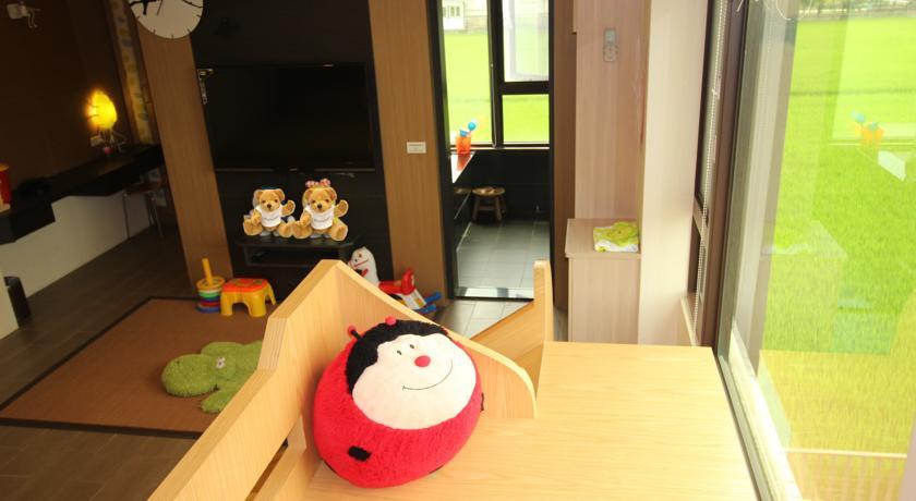 宜人生活溜滑梯親子民宿 Easylife B&B Дуншань Номер фото